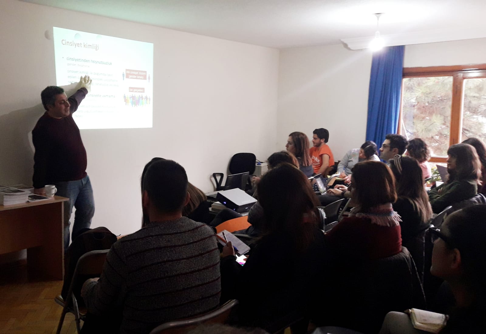 “Kimlik değişimi için ameliyat istenmesi çok politik” Kaos GL - LGBTİ+ Haber Portalı